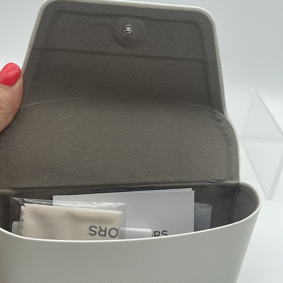 Michael Kors Hard Sunglass Case Lined White NEW - Picture 5 of 6
